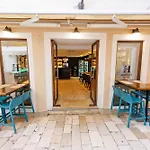 Premium Heritage Bed & Breakfast Zara