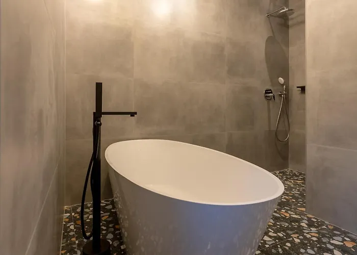 ベッド・アンド・ブレックファスト Premium Heritage 4*